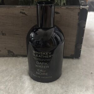 Whiskey & Leather Dark Water Eau de Toilette - Sleek Black